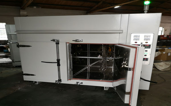 如何对洁净烘箱进行保养